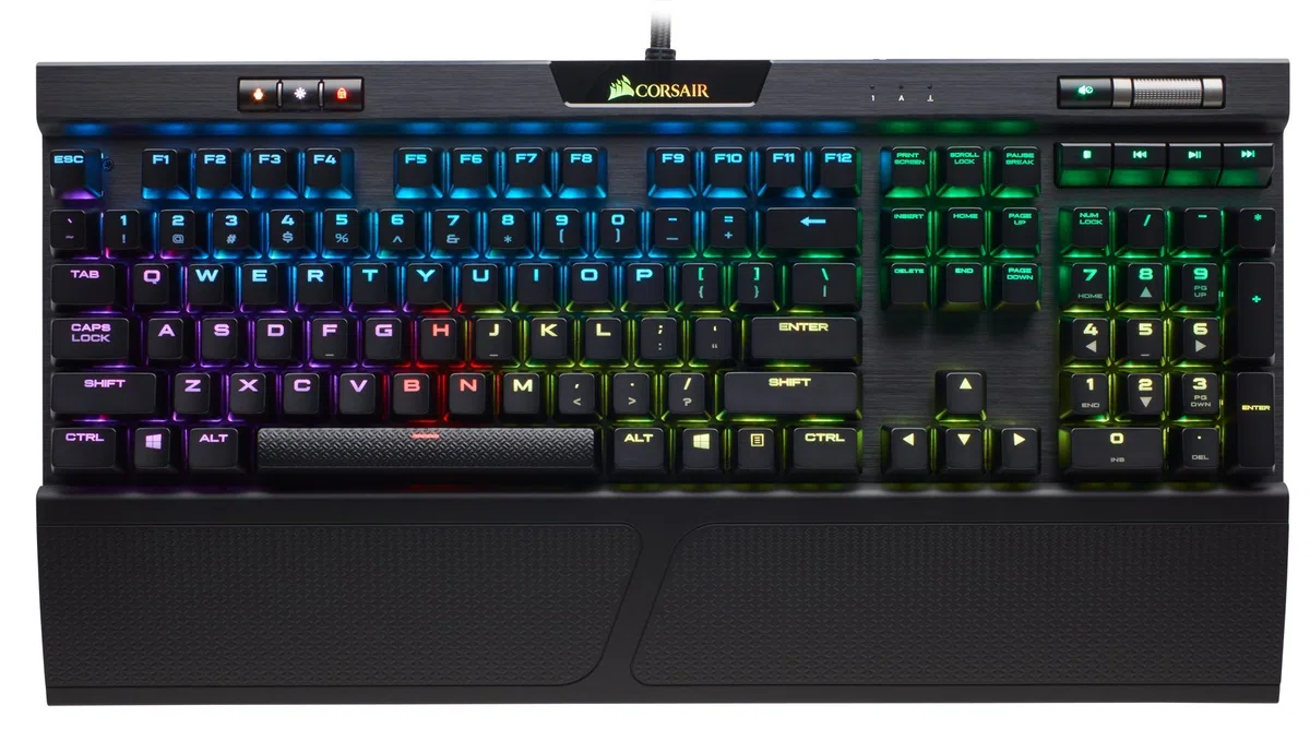 Corsair Tastiera meccanica da gioco K70 RGB PRO cablata – switch lineari Cherry MX RED – tasti PBT double-shot – compatibile iCUE – AZERTY FR – PC, Mac, Xbox – nero