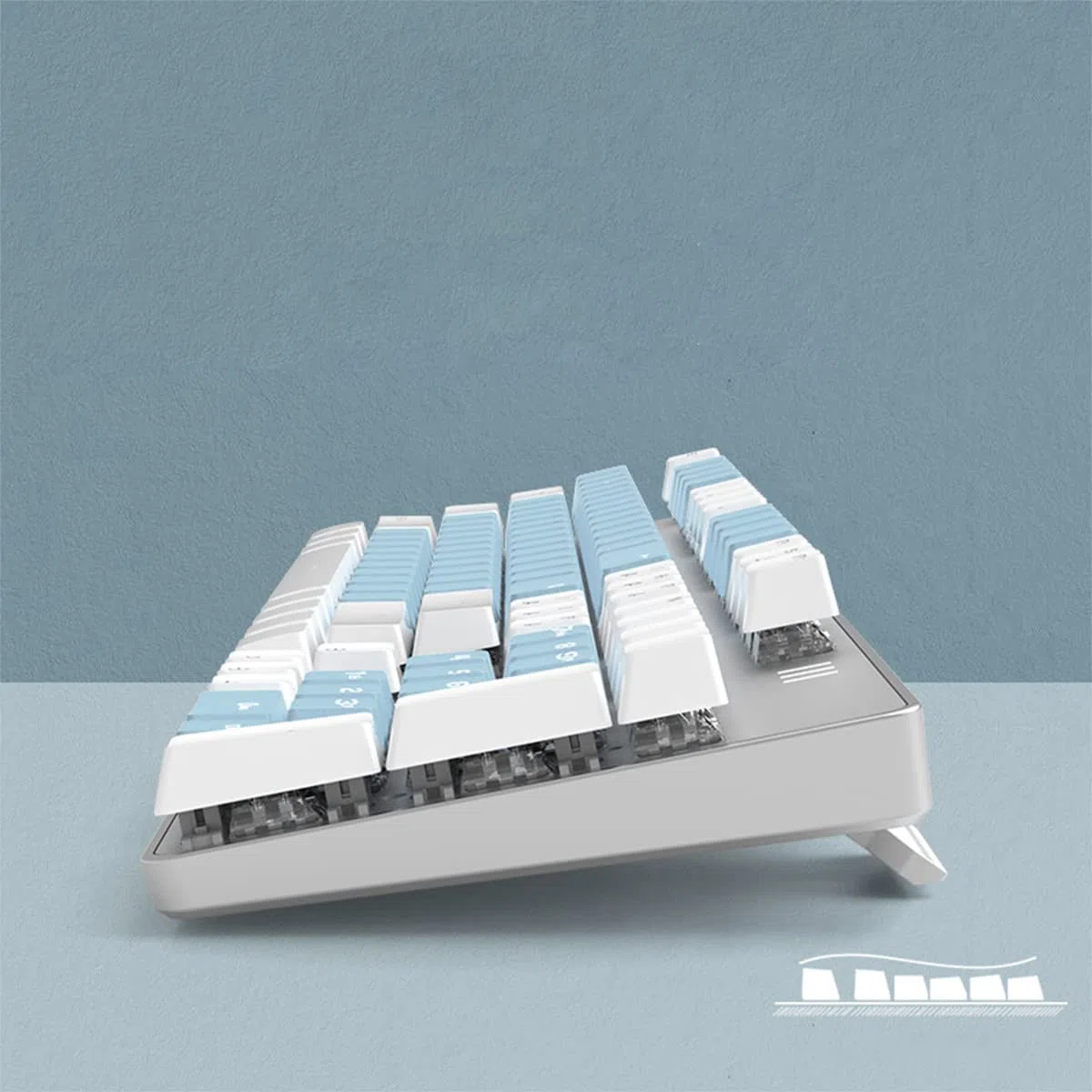 Merdia Tastiera meccanica da gioco | Interruttore marrone tastiera retroilluminata blu e bianca | 104 tasti layout USA | Tastiera da gioco cablata | Tastiera meccanica sostituibile a caldo | Tastiere