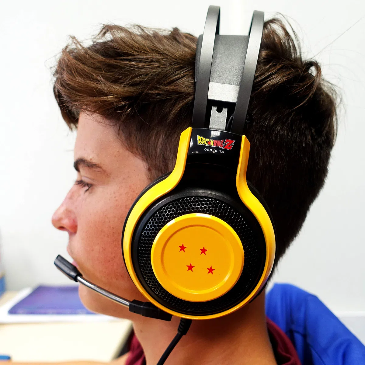 TEKNOFUN - Dragon Ball Z con licenza ufficiale - Cuffie - Cuffie da gioco - Connettore Jack da 3,5 mm - Cavo da 2,2 m - Archetto regolabile - Giallo - Per bambini e adulti - 811236