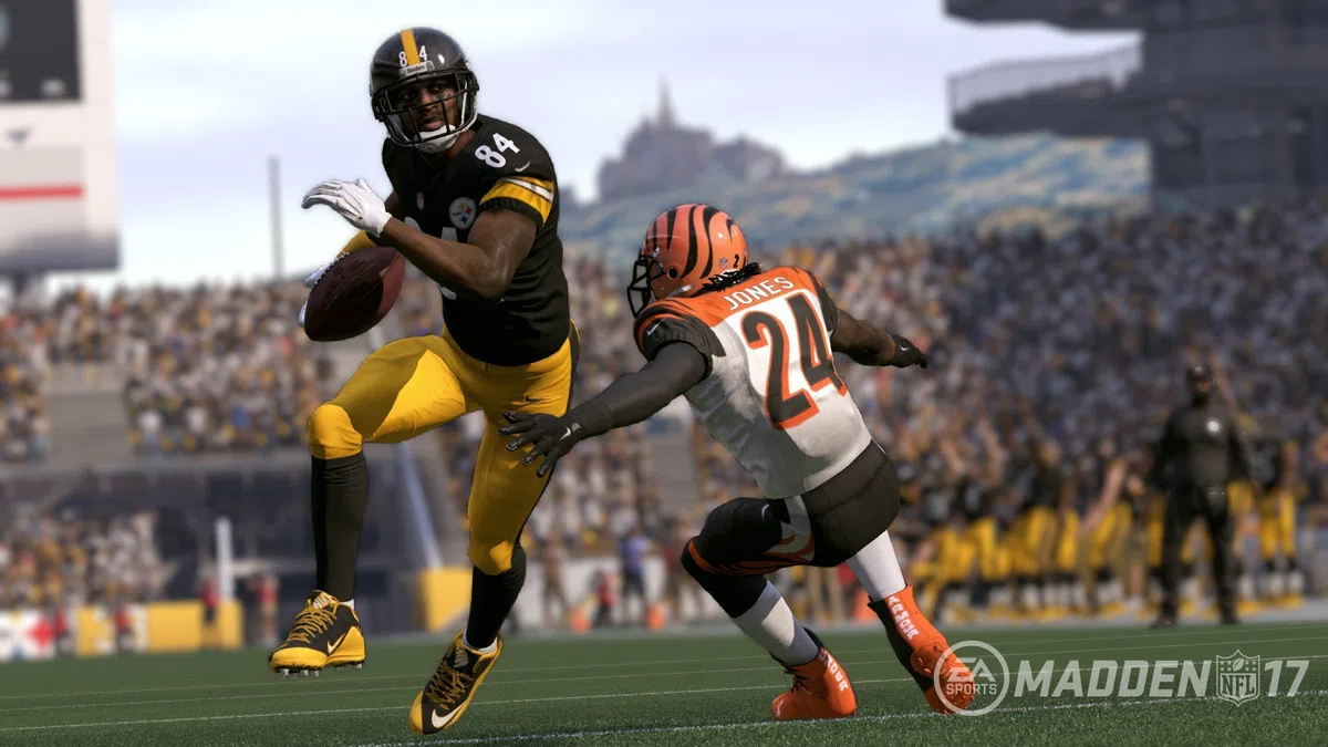 Madden NFL 17 - PlayStation 4 [Edizione: Regno Unito]