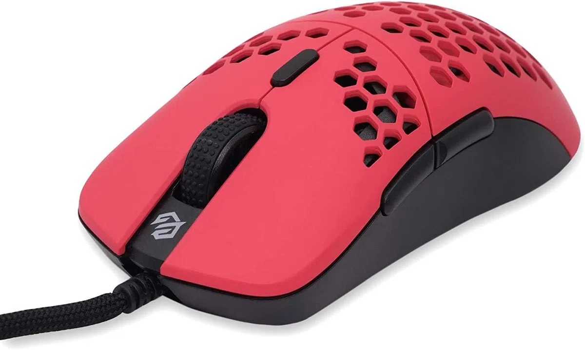 Gwolves Hati HTM - Mouse da gaming cablato, ultra leggero, con design a nido d’ape, sensore 3360, piedini in PTFE, 6 pulsanti, solo 61 g, colore: rosso (Faze Red)
