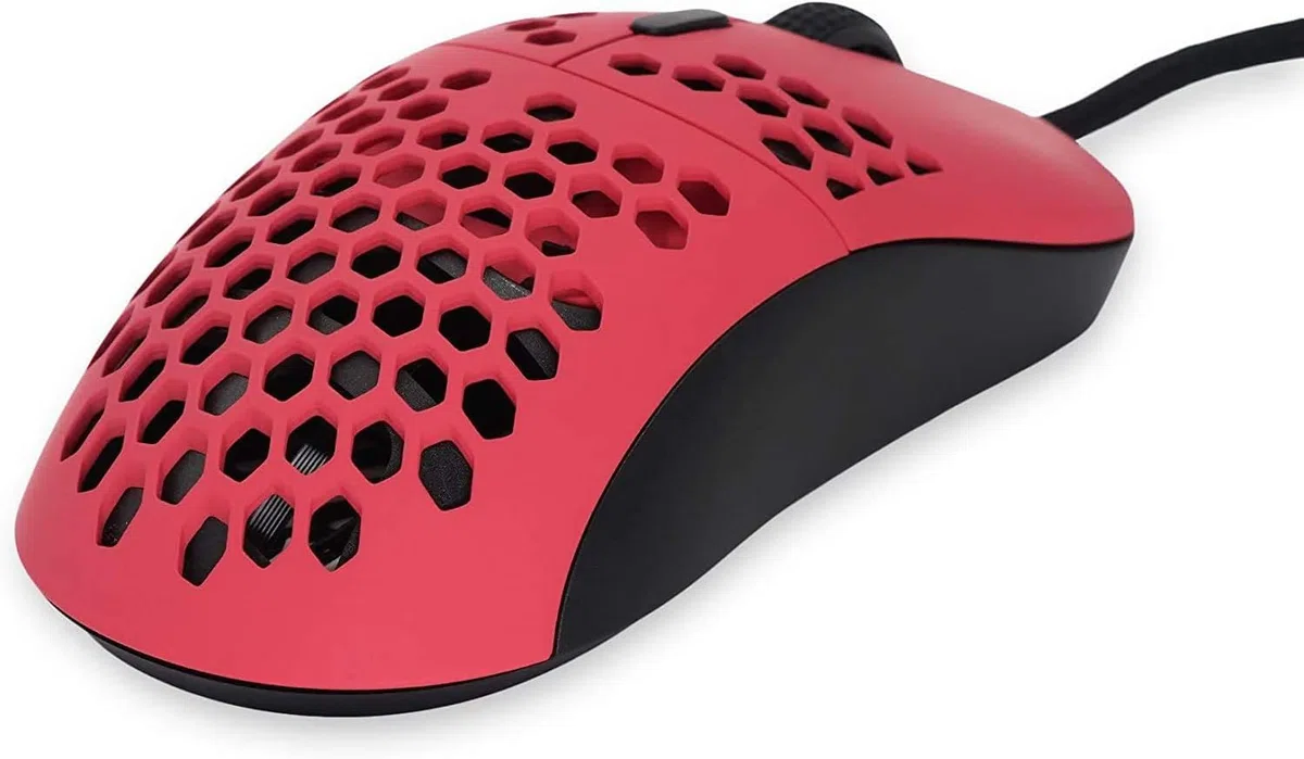 Gwolves Hati HTM - Mouse da gaming cablato, ultra leggero, con design a nido d’ape, sensore 3360, piedini in PTFE, 6 pulsanti, solo 61 g, colore: rosso (Faze Red)