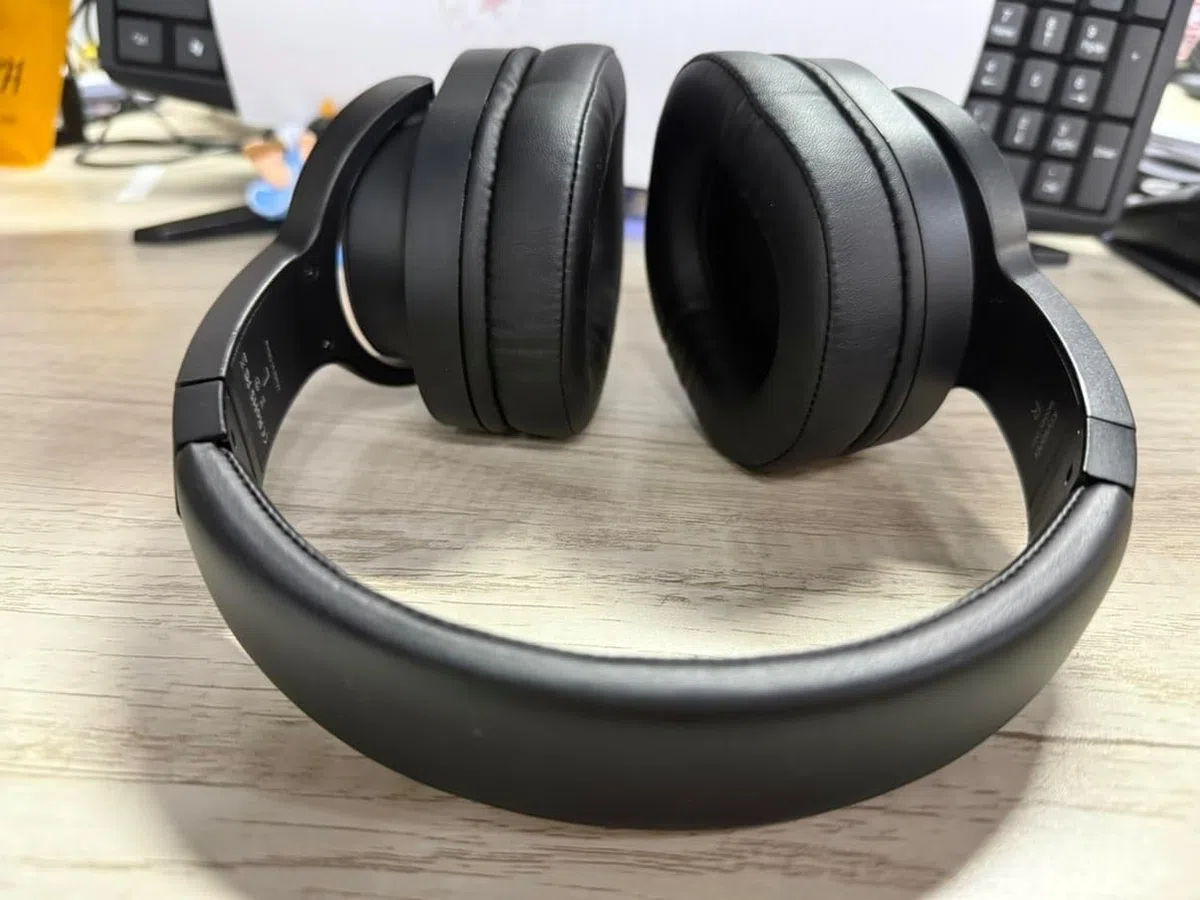 PG4 RGB Wireless Gaming Headset per PS4, PS5, PC - 2.4GHz 7.1 Surround Sound, cuffie da gioco Bluetooth con microfono antirumore staccabile AI, batteria da 48 ore per laptop, Switch, Mac (nero)